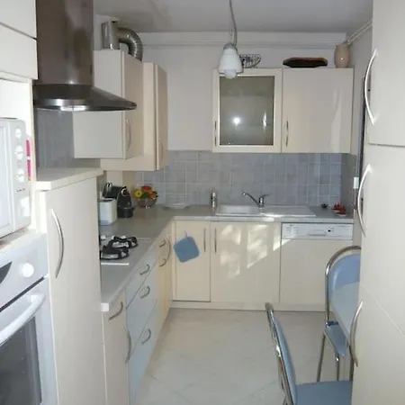 Petite Dans Copropriete Avec Piscine Et Vue Mer. Holiday home